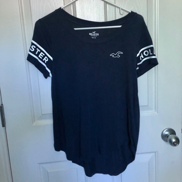 a hollister, super soft tee! - Picture 1 of 2